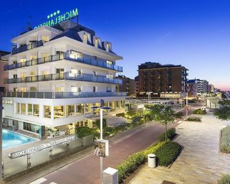 Hotel Michelangelo - ריצ'ונה - בניין