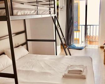 Hostel Bohemia - Marbella - Habitación