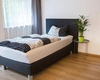 Hotel Zur Klause - Saarbrücken - Schlafzimmer