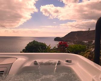 'El Ático Bonito'-Penthaus-Whirlpool-Atlatikblick - Las Playitas - Balkon