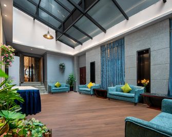 Shidai Tonghui Hotel -Longhu Times Tianjie Chongyi Fuyi Hospital Branch - צ'ונגקינג - לובי