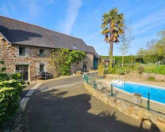 Au Mont De La Quintine # Piscine & Jacuzzi # - Saint-Quentin-sur-le-Homme