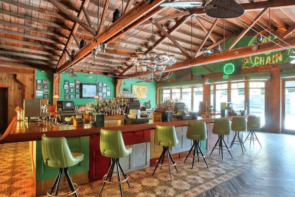 Nice Room with Private Bathroom in Little Havana Miami with WiFi, AC B5 - מיאמי - בר