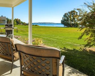 Oceanfront -Samoset Road, Rockland ME (Across from the Samoset Resort) - Rockland - Patio
