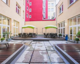 A&O Dortmund Hauptbahnhof - דורטמונד - פטיו