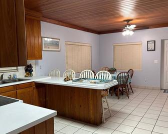 Located in the quiet neighborhood of Little Orchard in Marsh Harbour. 2bed 2bath - Marsh Harbour