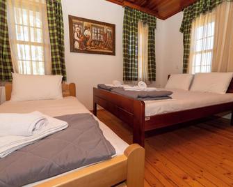 Macedonian Village Hotel & Resort - Skopje - Bedroom