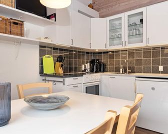 4 Person Holiday Home in Aeroskobing - Ærøskøbing - Kitchen