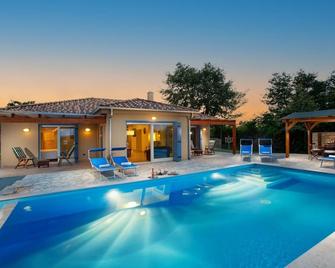 Villa Principe by Villa Plus - Grožnjan - Piscina