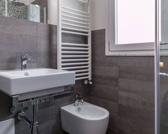B&B Bianco E Blu - Marina di Ragusa - Bathroom