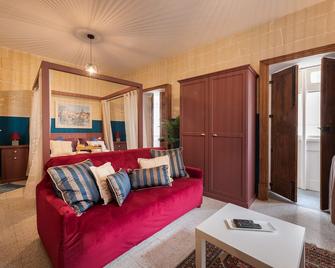 Concetta Studio Apartments by Holihomes - Cospicua - Living room