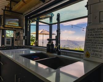 Ferrous Paradise - Tiny Container home in Adjuntas - Adjuntas - Kitchen