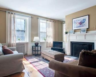 Historic Townhouse in the Heart of Boston - Boston - Sala de estar
