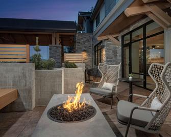 SpringHill Suites by Marriott Sandpoint - Ponderay - Binnenhof