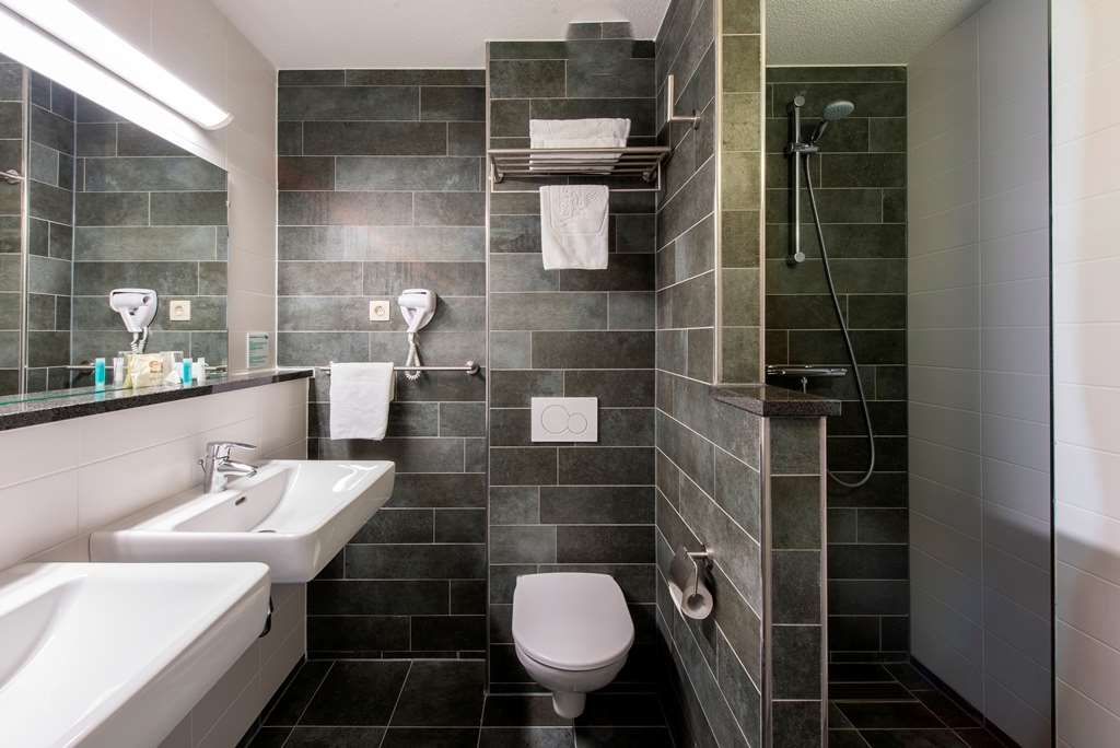 Best Western Plus Amsterdam Airport Hotel - Hoofddorp - Bathroom