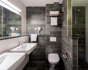 Best Western Plus Amsterdam Airport Hotel - Hoofddorp - Bathroom
