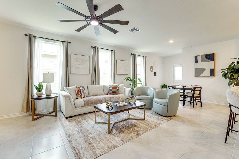 12 Mi to San Antonio River Walk: Home w/ Yard! - אלמנדורף - סלון