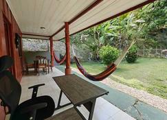 Beautiful Cozy House Nice garden-near to the beach - Uvita - Patio