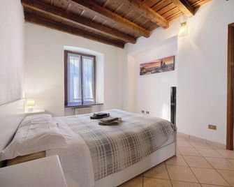 Apartment 'Jacopo' with Wi-Fi - Bérgamo - Habitación