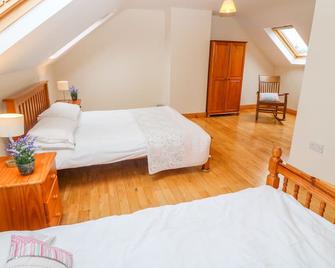 Mary Agnes Cottage, Pet Friendly In Allihies, County Cork - Allihies - Bedroom