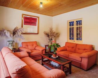Tierra Alta Hostal - San Cristóbal de las Casas - Wohnzimmer