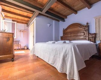 Albergo Diffuso Ca' Spiga - Laglio - Bedroom