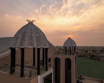 Enrise by Sayaji Amravati - Amrāvati - Pool