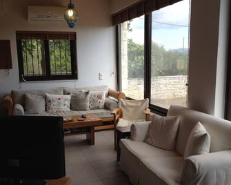 Beautifull Stone House Resort - Messene - Sala de estar