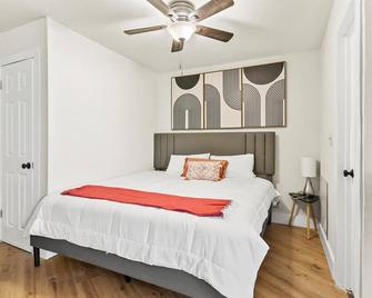 Modern Studio Apartment near Merrimack Park - Huntsville - Bedroom