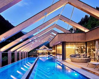 Zillergrundrock Luxury Mountain Resort - Mayrhofen - Basen