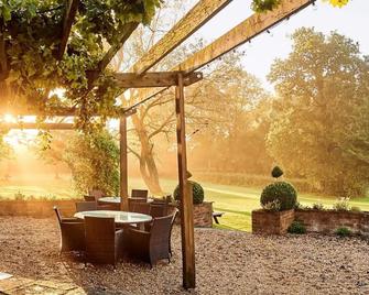 The Coppleridge Inn - Shaftesbury - Patio