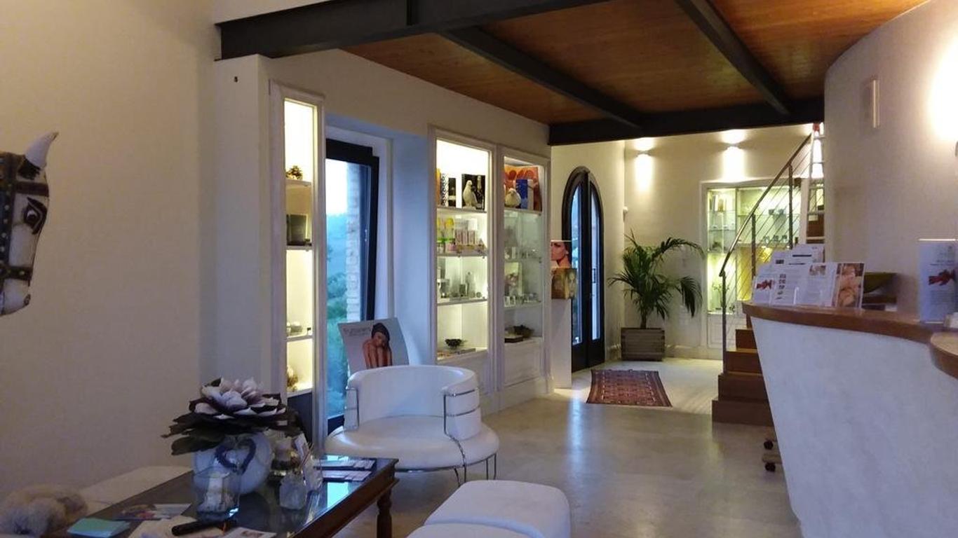 Martines Club Resort & Mandalay Spa