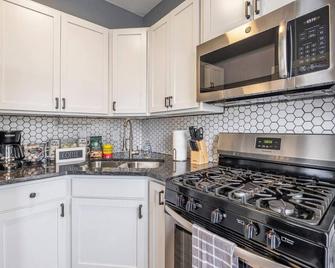 Retreat Suite 3 - Modern Getaway - Grand Rapids - Kitchen