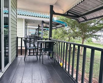 99 Beachfront Resort - Bang Saphan - Balcony