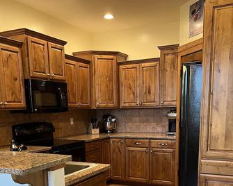 Mountain Adventure Town Condo - Driggs - Cocina
