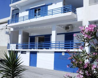 Corali Hotel - Adamantas - Building