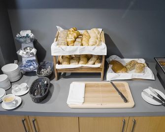 Hotel Busch - Гютерсло - Buffet