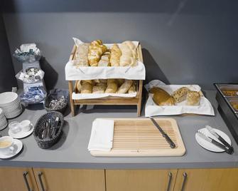 Hotel Busch - Гютерсло - Buffet