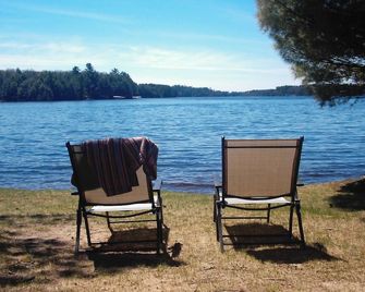 Relax & Enjoy the Northwoods on the Chain of 28 Lakes - Three Lakes - Patio