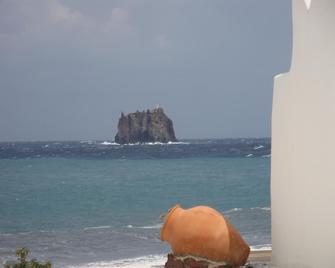 La Sirenetta Park Hotel - Stromboli - Strand