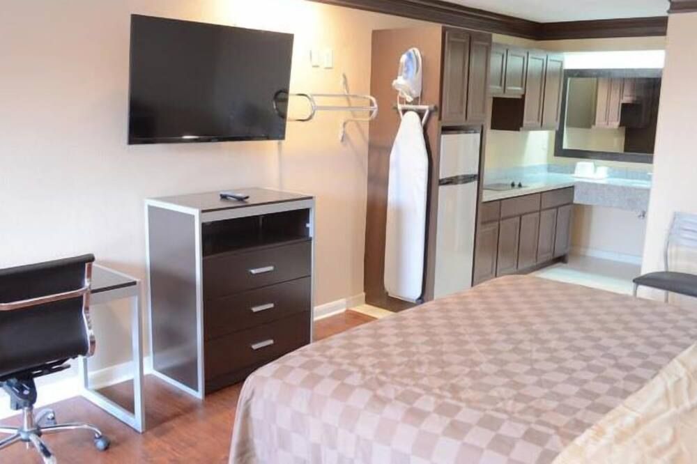 Regency Inn & Suites - האמבל