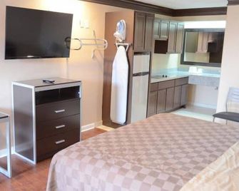 Regency Inn & Suites - Humble