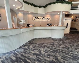 Town & Country Inn & Resort - Gorham - Receptie