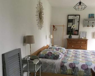 Studio Vue Mer - Idéal Voyageur Solo, à Vélo, à Pied - Perros-Guirec - Bedroom