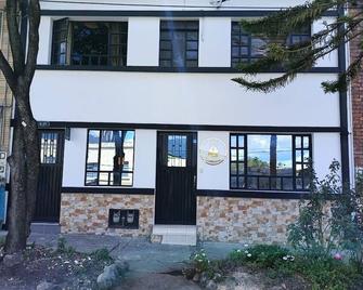 Hospedaje Familia Lombana, a comfortable and quiet place in the city of Bogota. - Bogotá - Edificio