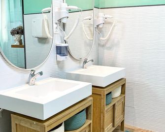 The Pod Suite Hostel Blasco - Valencia - Bathroom