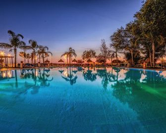 Hotel Puerto Bahia & Spa - El Puerto de Santa María - Piscina