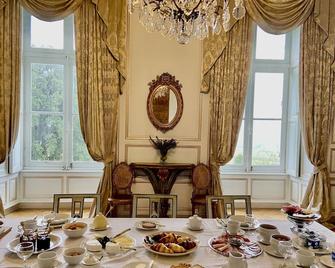 Chateau la Bainerie - Étriché - Salle à manger
