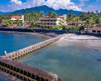 Bali Palms Resort - Manggis - חוף