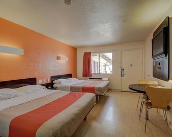 Motel 6-San Antonio, Tx - Fort Sam Houston - San Antonio - Bedroom